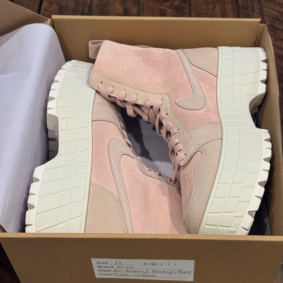 Nike Air Jordan 1 Brooklyn Boot - Picture 8 of 13